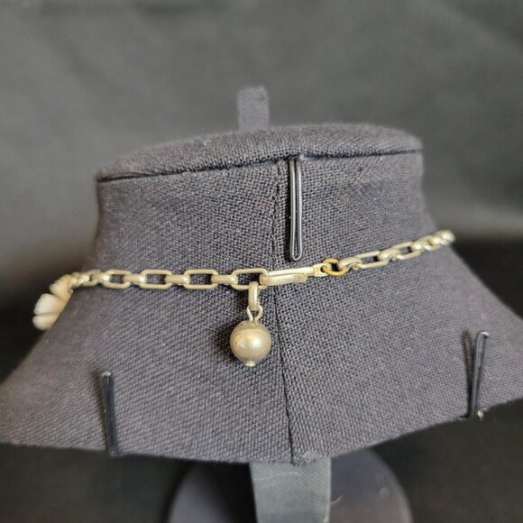 Vintage Signed Lisner AB Rhinestone Plastic Flowers Necklace & Clip Earrings Set - Picture 6 of 6